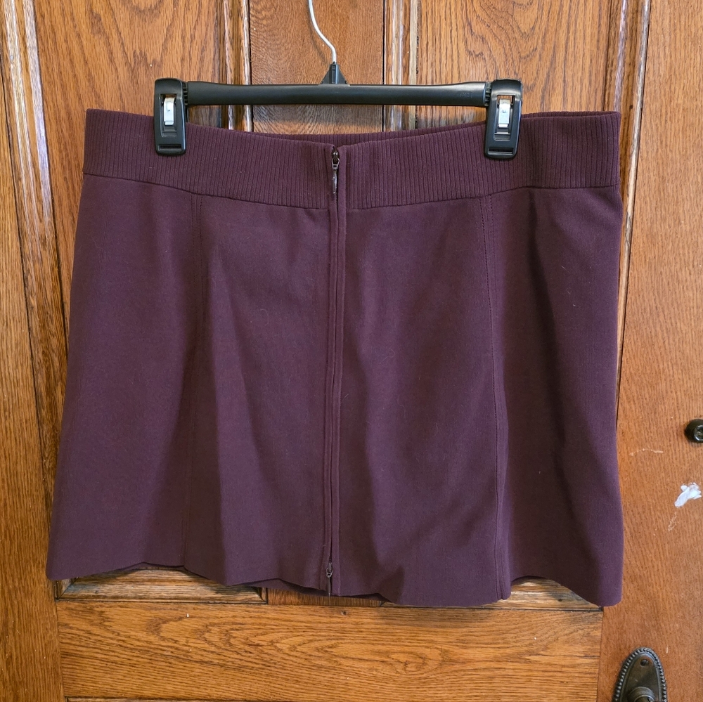 Lululemon Ribbed Knit Mini Skirt. Garnet. Size XL